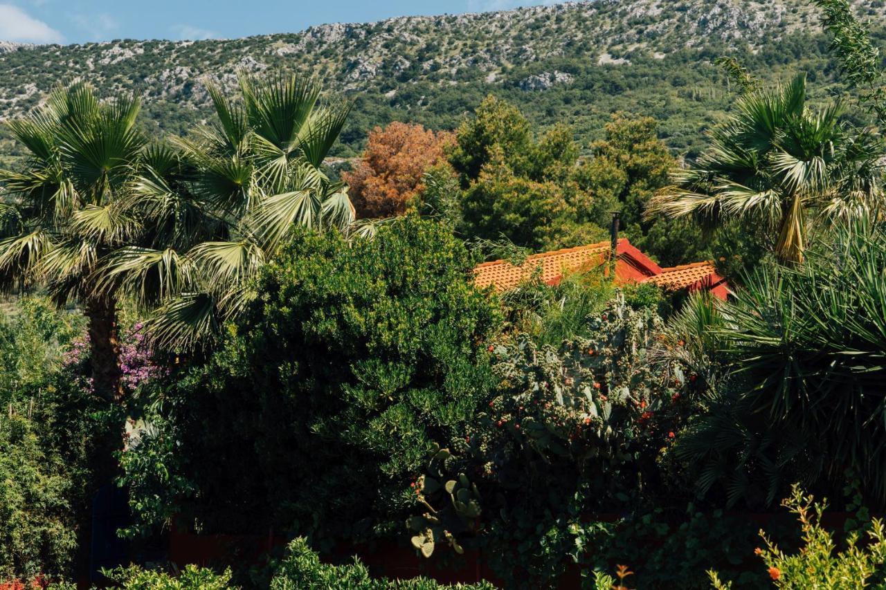 Villa Tropica, Total Privacy, Tropical Garden And Private Pool Kastela Exterior photo